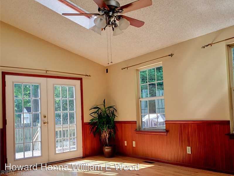 7433 Glenroie Ave - Photo 2 of 22