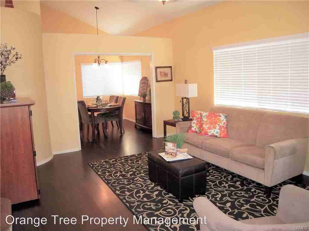 10405 Rhyolite St - Photo 3 of 20