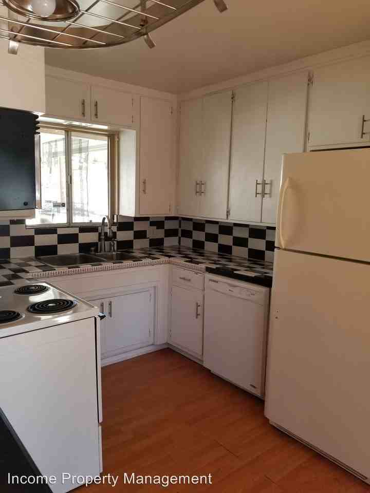 16 Lakeview Dr - Photo 3 of 6