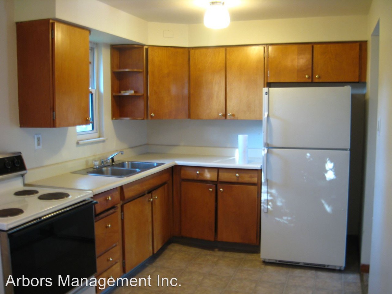1401 Marion Dr - Photo 2 of 9