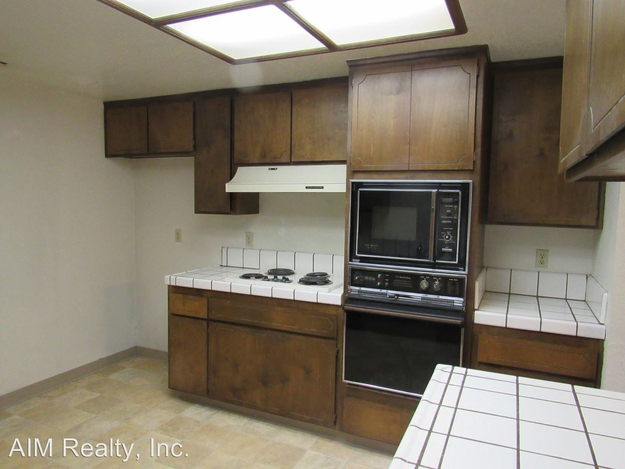 1162 Ravine View Dr - Photo 2 of 10