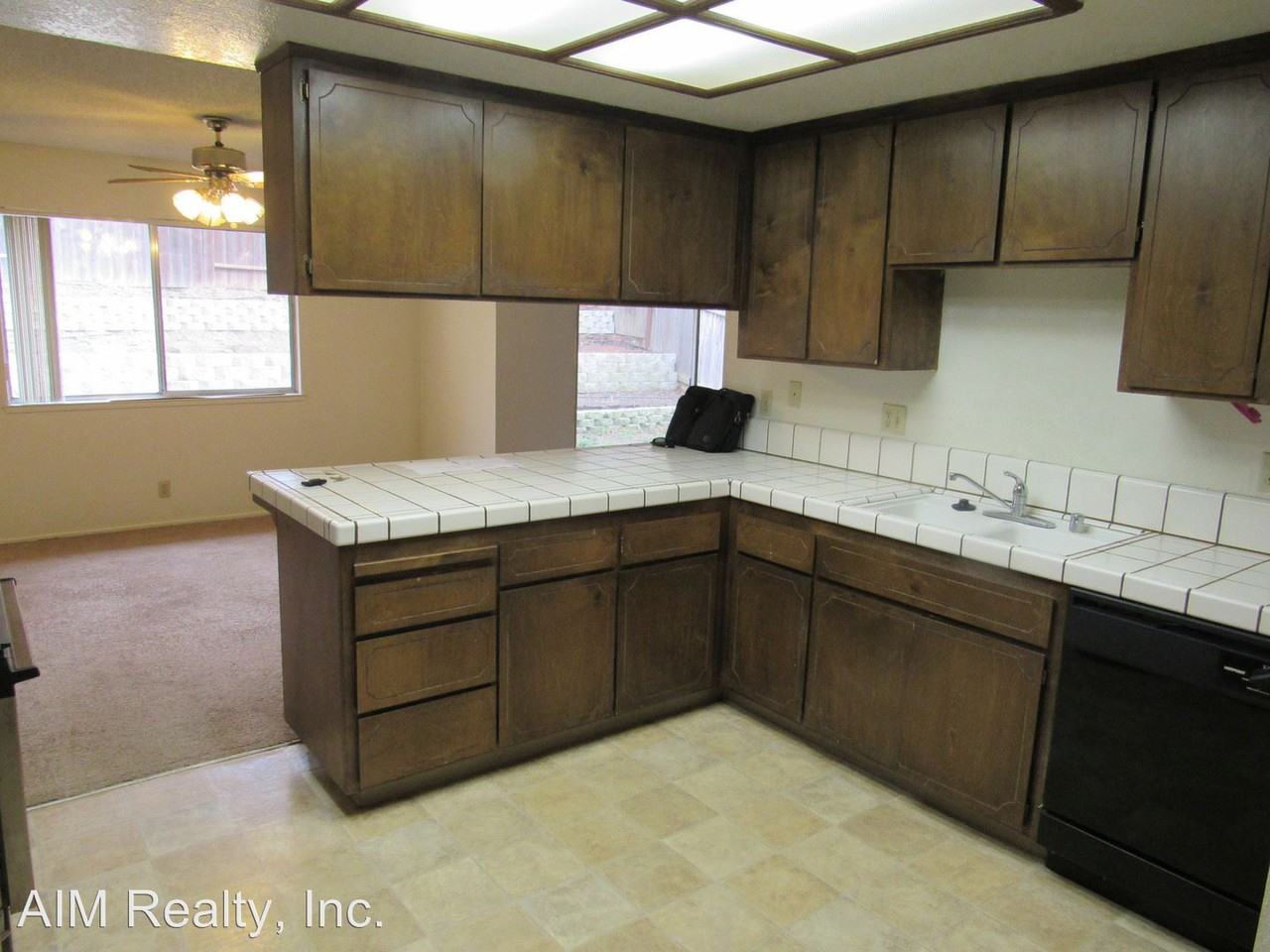 1162 Ravine View Dr - Photo 3 of 10