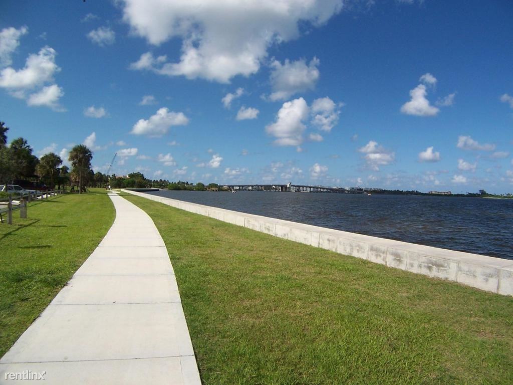 208 S Lakeside Dr Apartments in Bryant Park, Lake Worth, FL 33460 Zumper