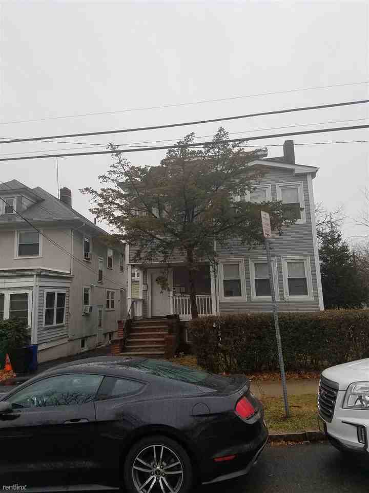 186 Pomona Ave Fl 2 - Photo 2 of 9