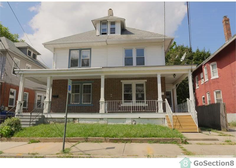 319 Berwyn Ave - Photo 2 of 16