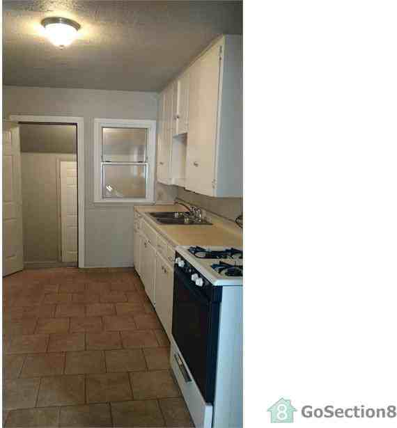 1168 Windemere Dr - Photo 2 of 15