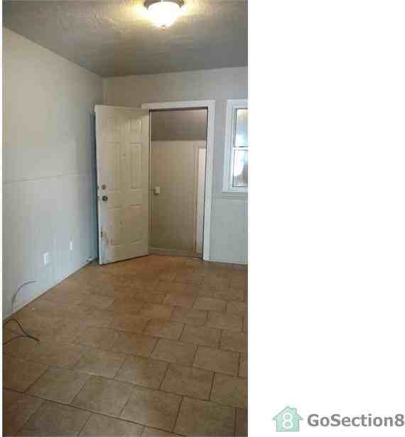 1168 Windemere Dr - Photo 3 of 15