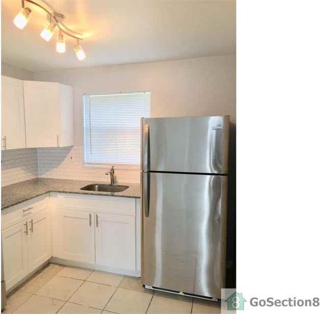 1441 NW 22nd St #20 - Photo 3 of 18