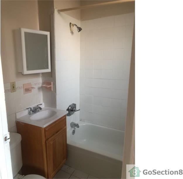 259 Mt Vernon Ave #1 - Photo 3 of 5