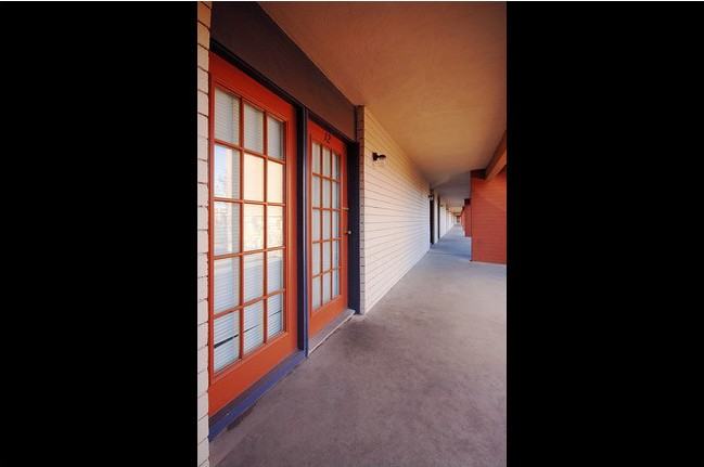 Desert Palms Apartments - Photo 2 of 7