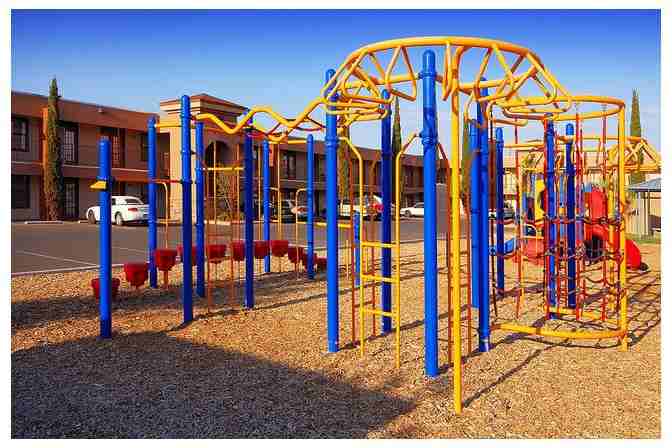 Desert Palms Apartments - Photo 3 of 7