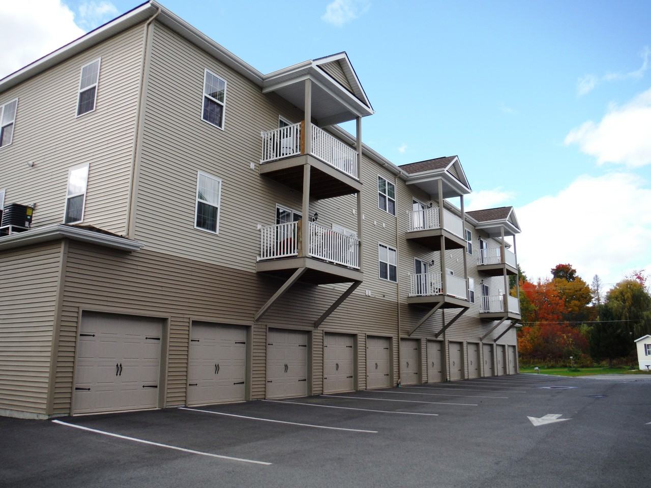 Crossing at Northern Pines and Ridgeview Townhomes and Apartments - Photo 3 of 41