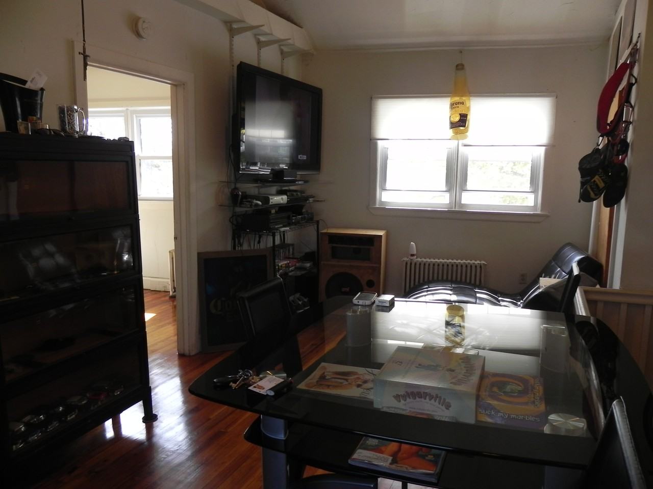 440 City Island Ave - Photo 3 of 9