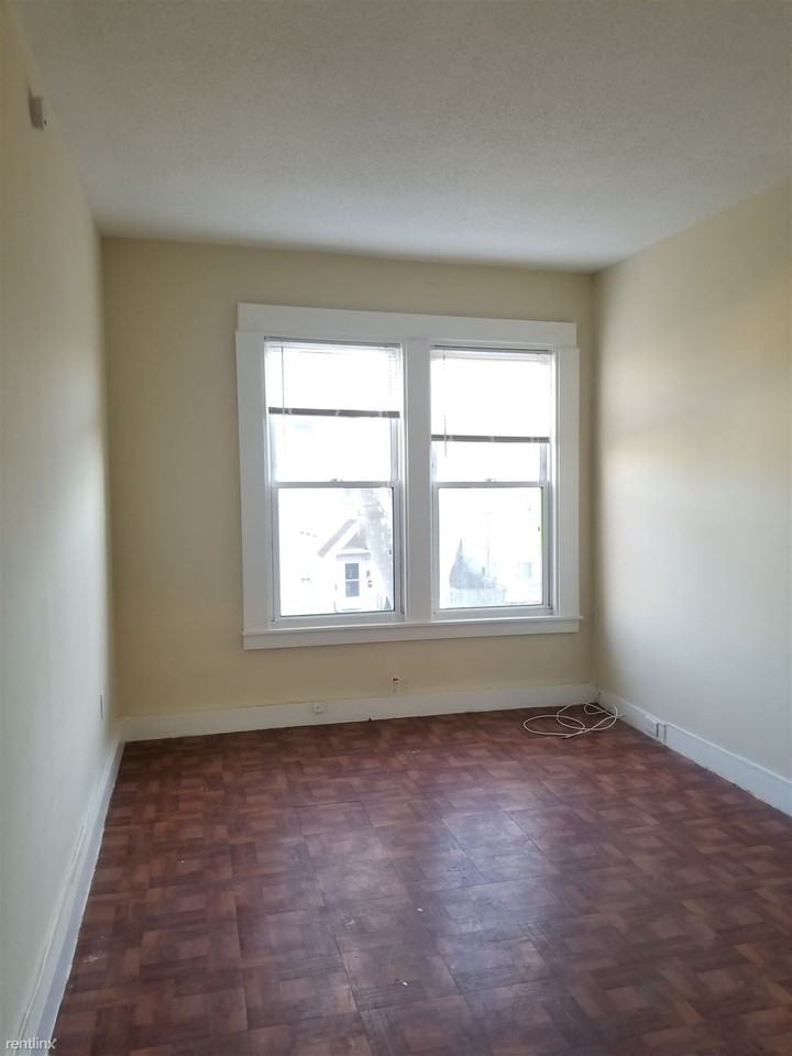 235 Davenport Ave - Photo 3 of 9