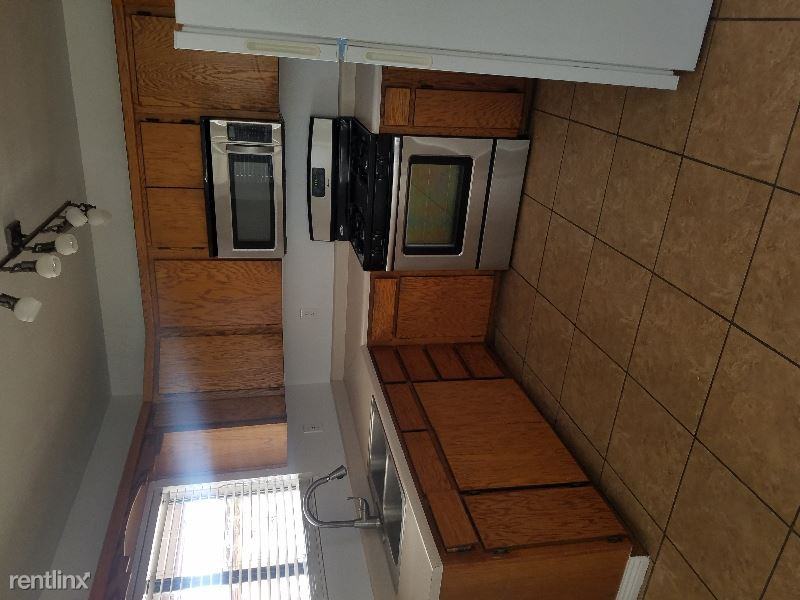 1103 S 10th Ave - Photo 2 of 4