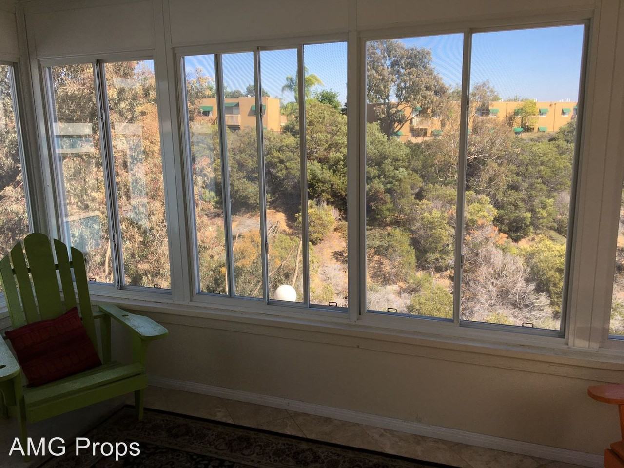 1329 Gregory St - Photo 2 of 12