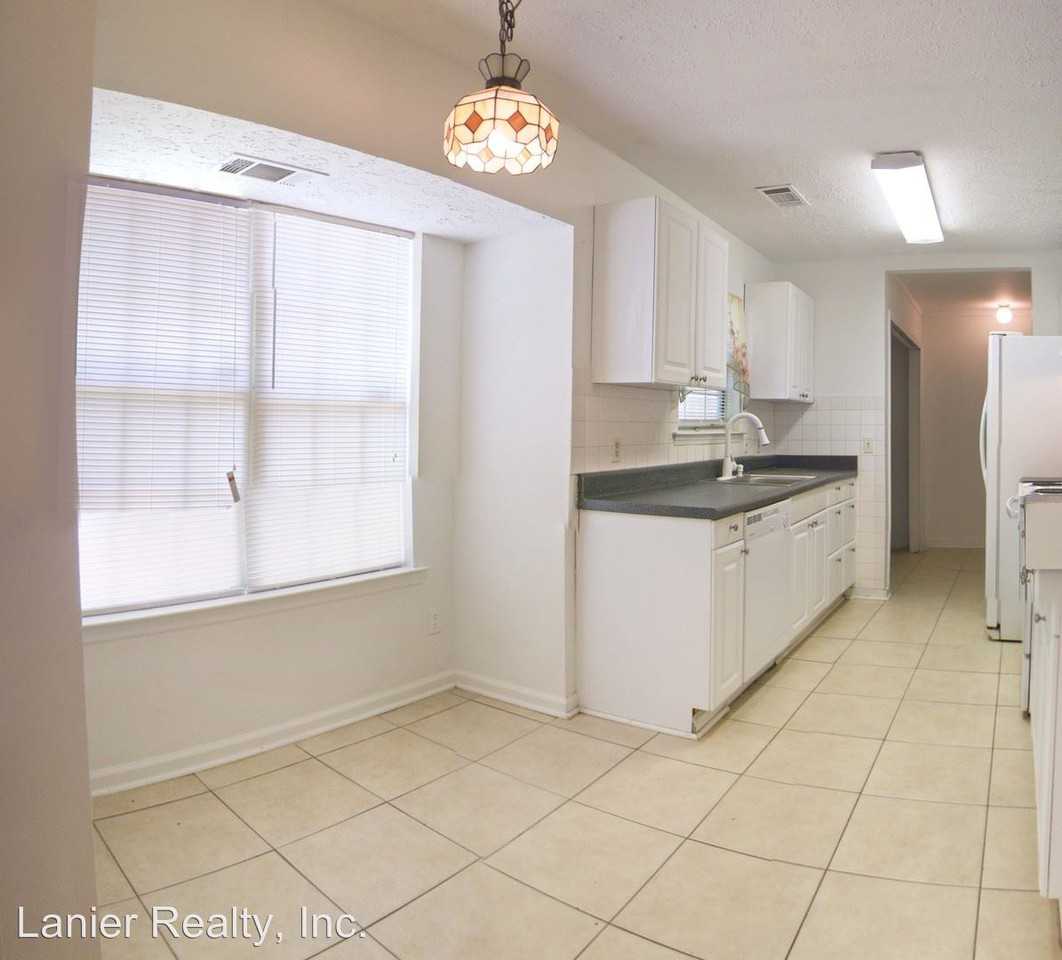 128 N Leeds Gate Rd - Photo 3 of 13