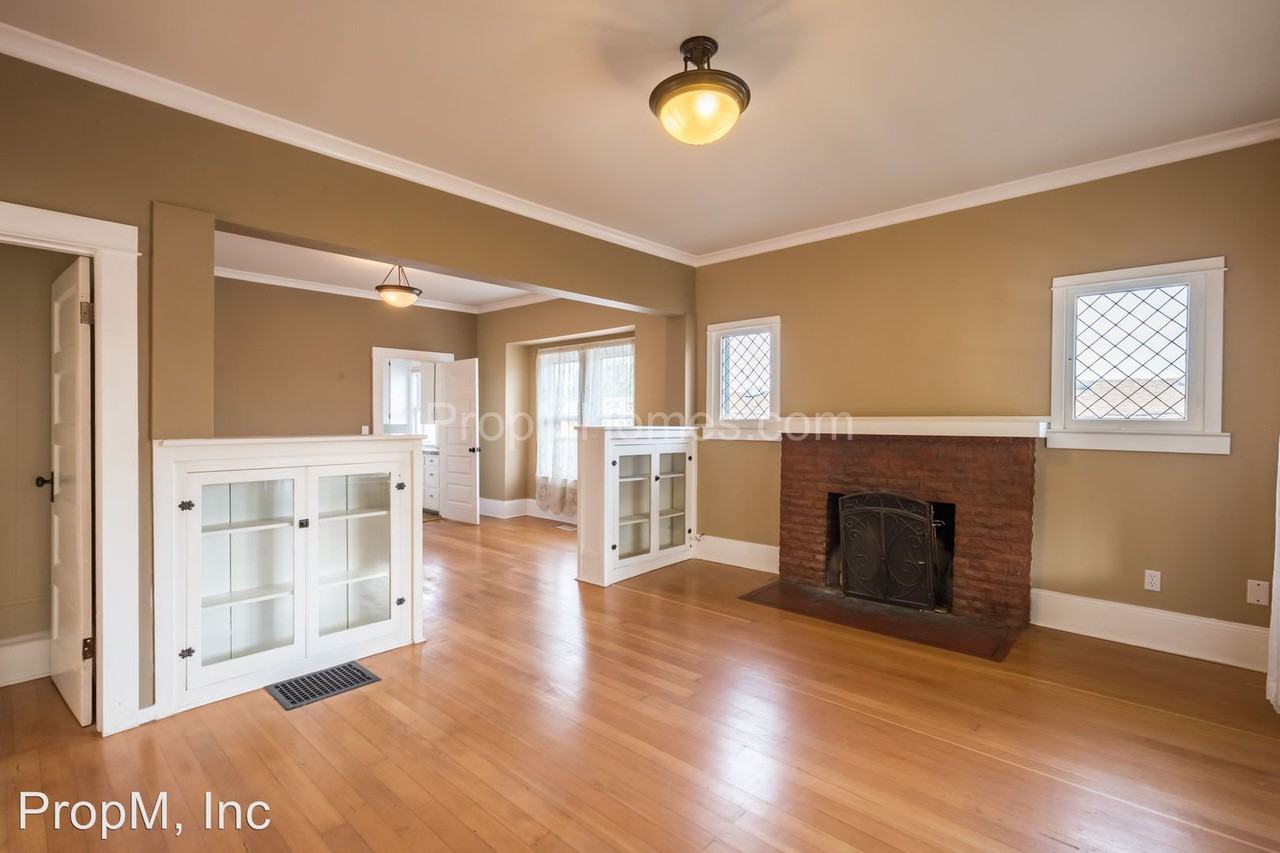 1633 NE 77th Ave - Photo 2 of 24