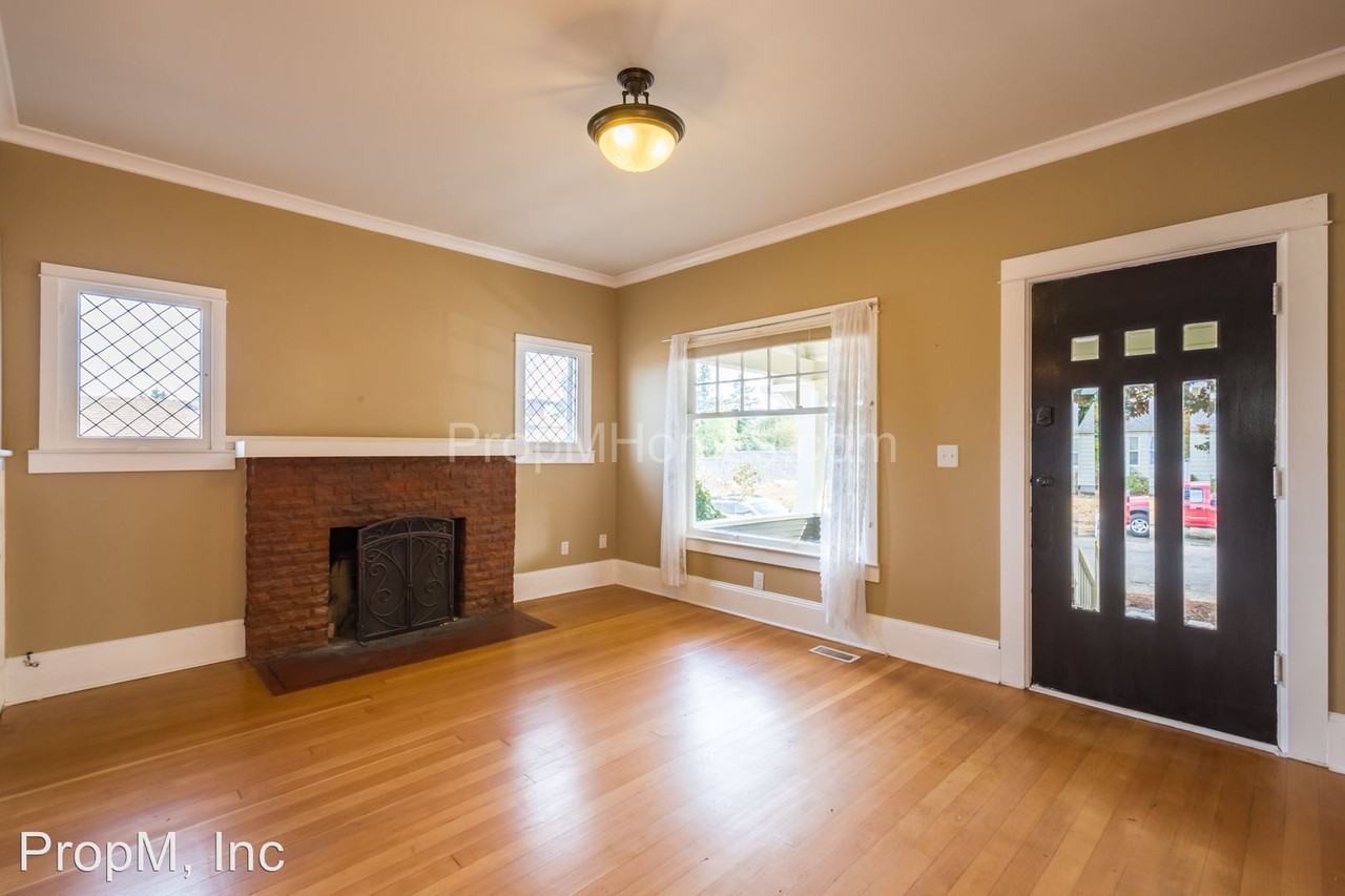 1633 NE 77th Ave - Photo 3 of 24