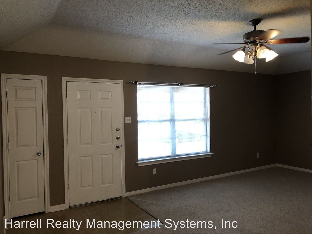 911 Black Diamond Cir - Photo 3 of 10