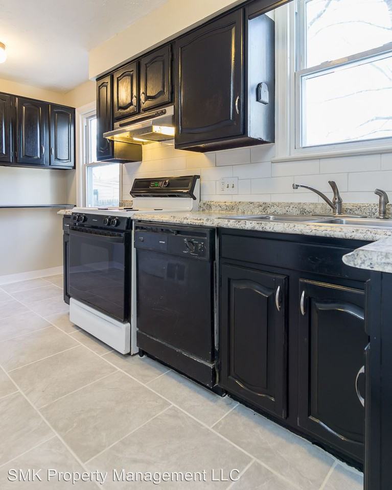 1390 Edendale St - Photo 2 of 14