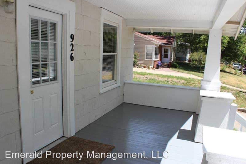 926 Claflin Rd - Photo 2 of 19