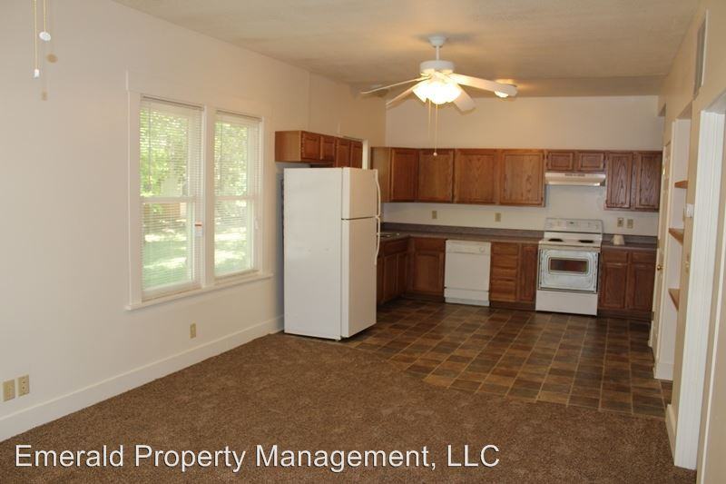 926 Claflin Rd - Photo 3 of 19