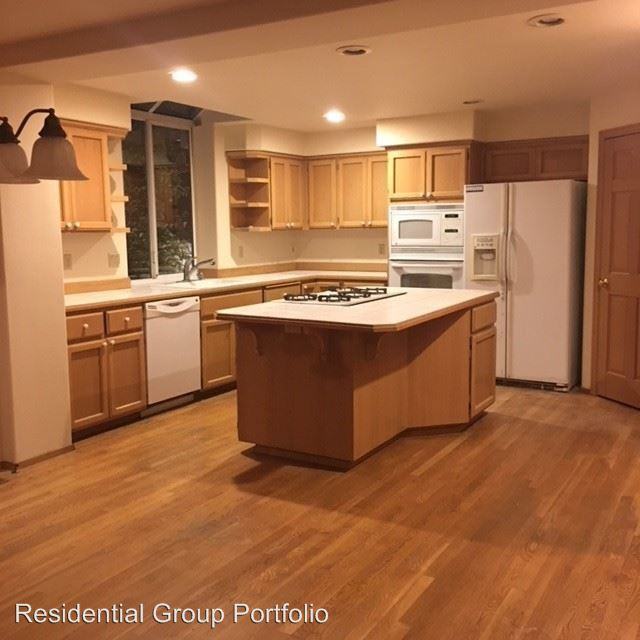 1011 NE High St #210 - Photo 3 of 14