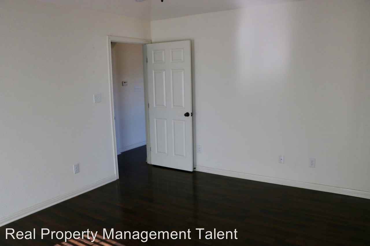 130 Devonshire - Photo 2 of 4