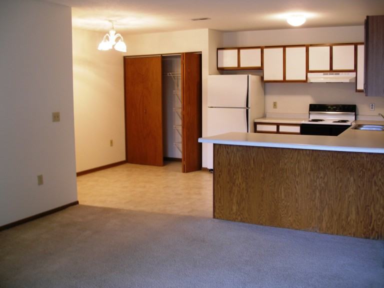 315 South St - Photo 3 of 8