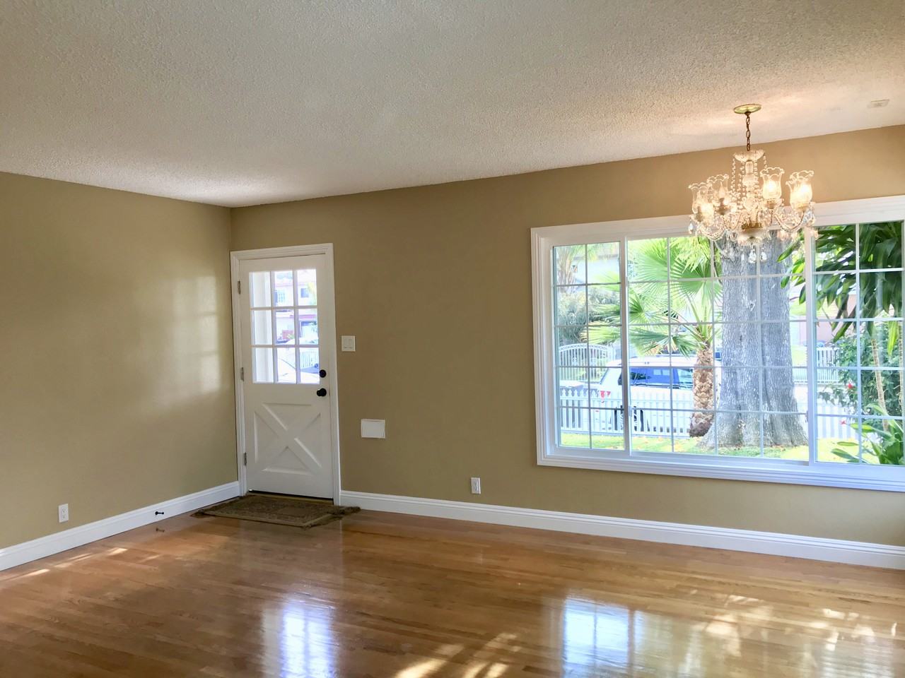 5013 E 61st St - Photo 3 of 13