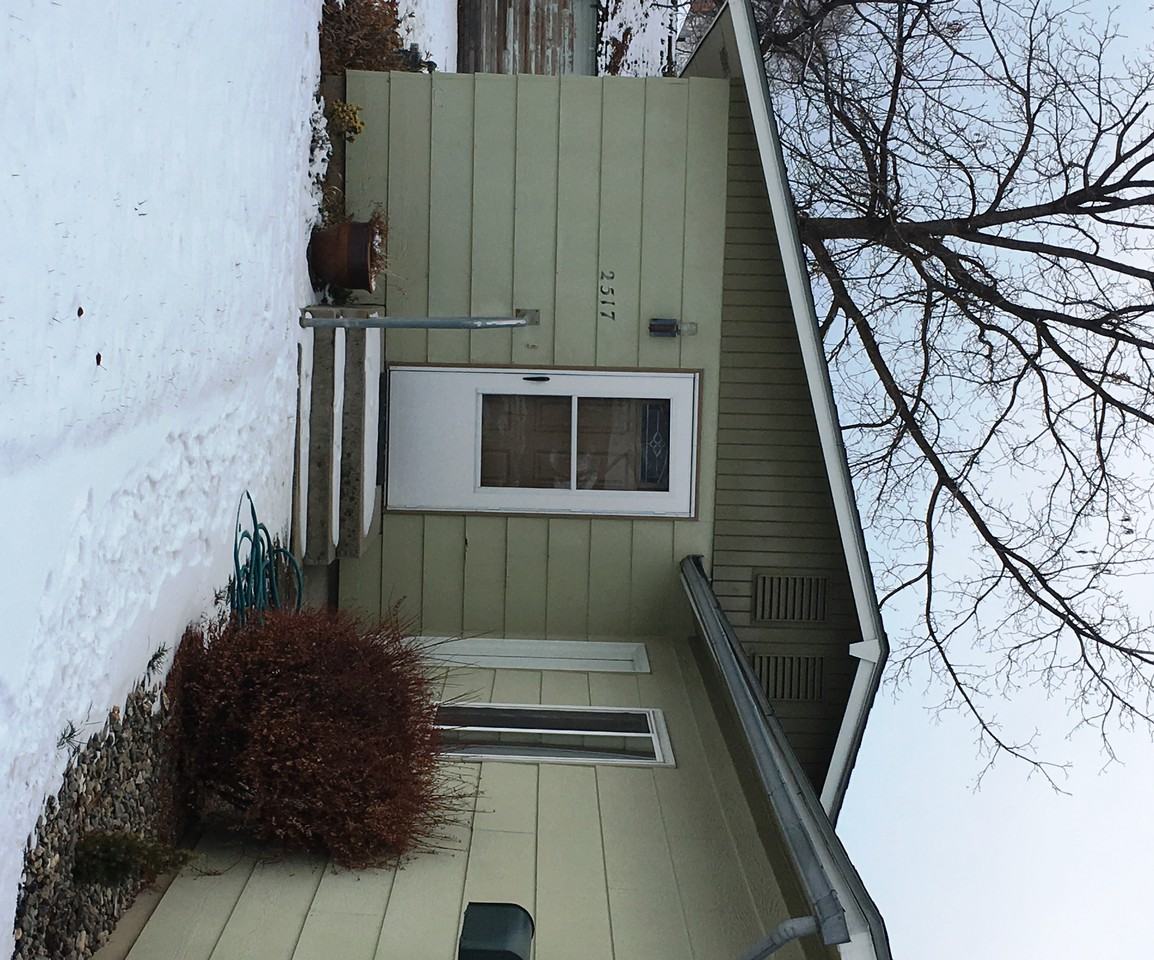 2517 5th St - Photo 2 of 5