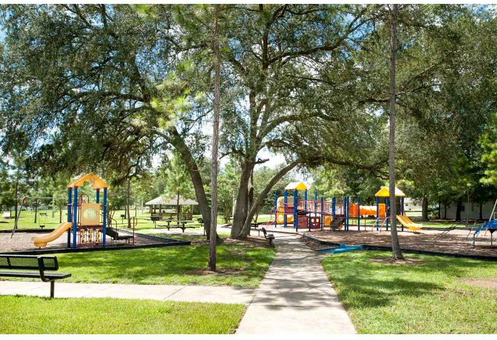 Sterling Pointe - Photo 3 of 4