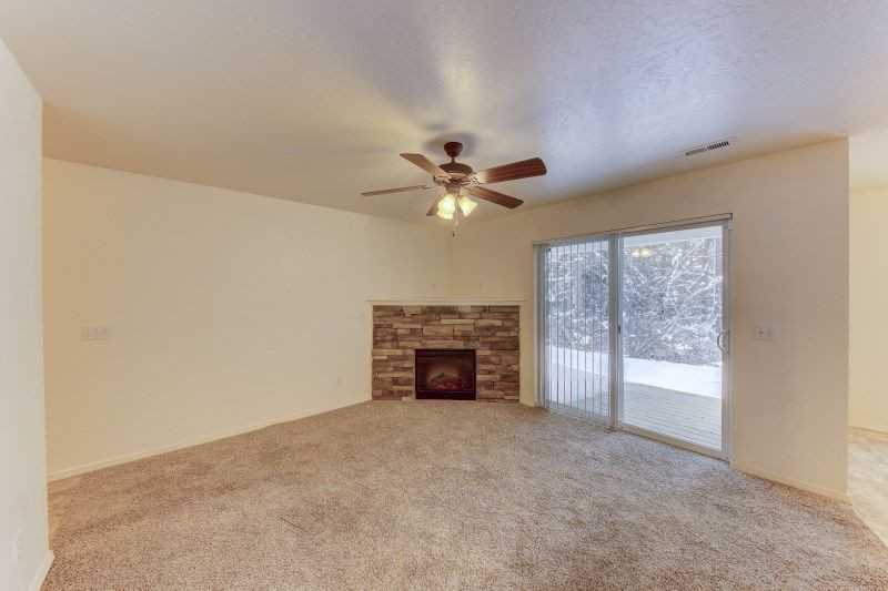 393 Larkspur St - Photo 3 of 12