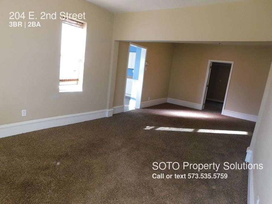 204 E 2nd St - Photo 2 of 25