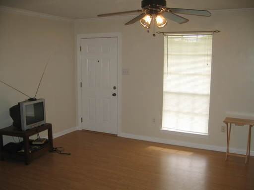 4612 Diamond Ave - Photo 2 of 4