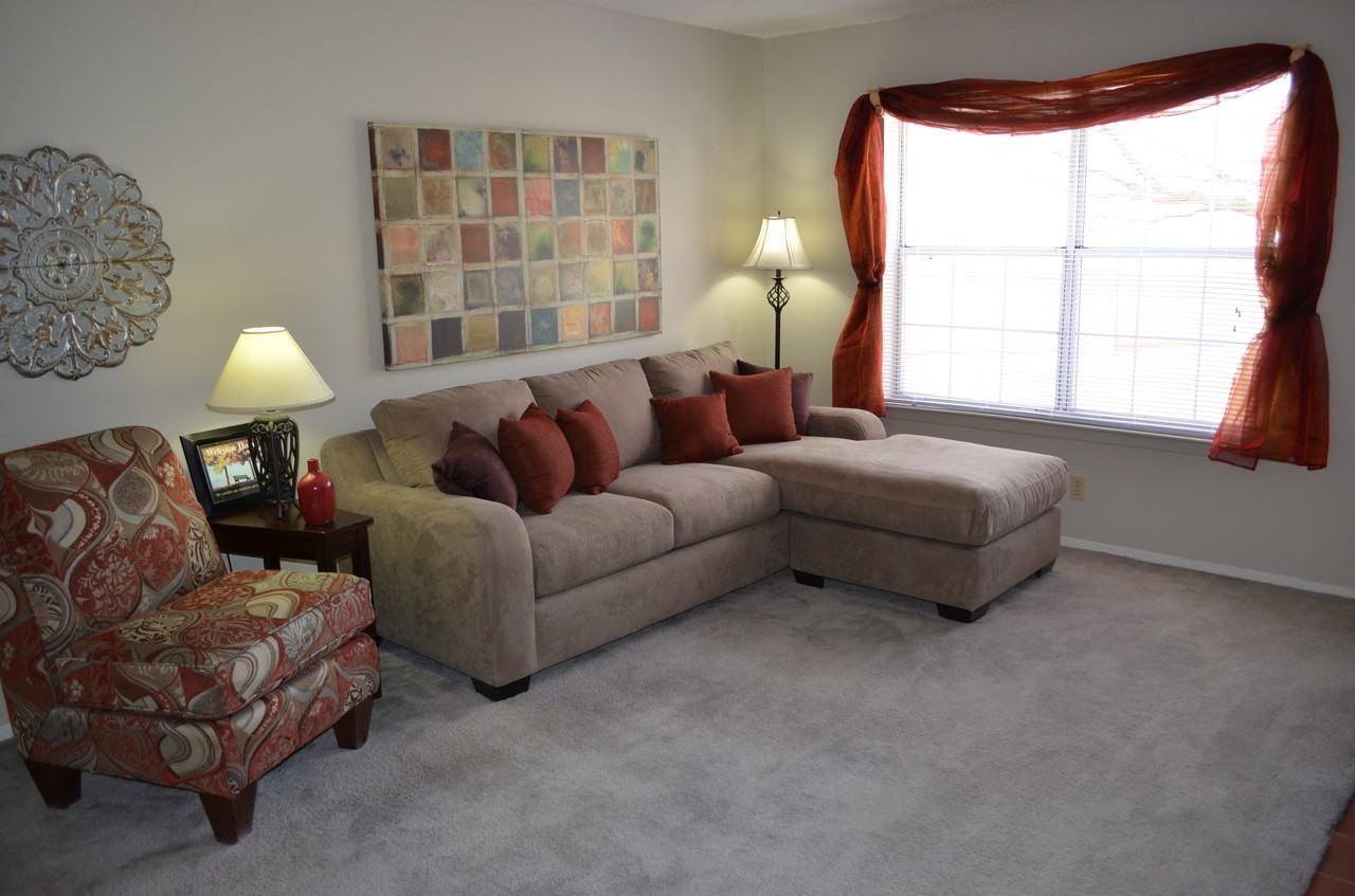 The Lakes Apartments - Photo 2 of 17