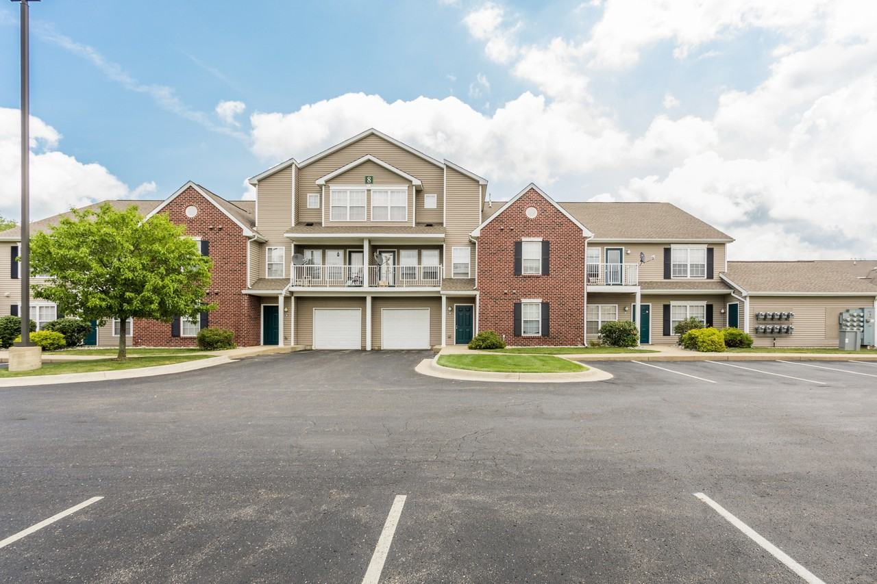 Hunters Ridge Apartments & Townhomes - Photo 3 of 15