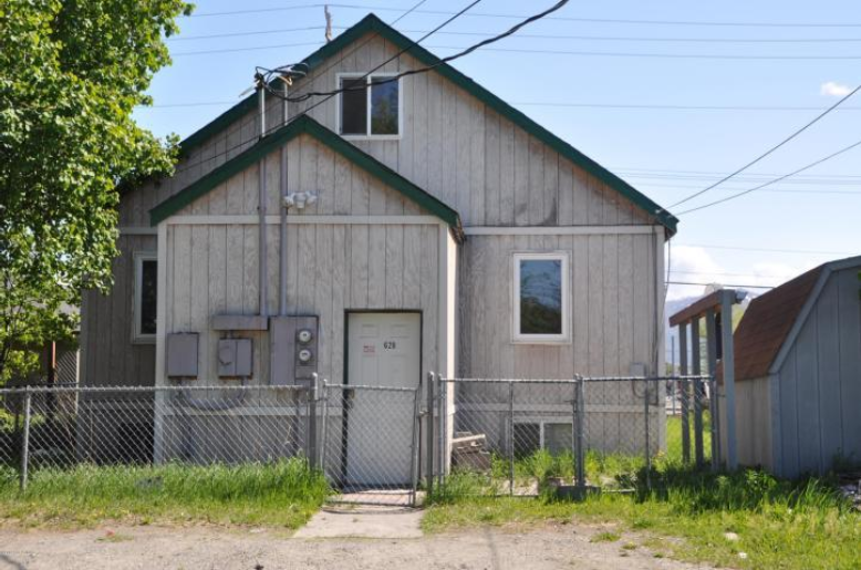 628 Gambell St - Photo 3 of 10