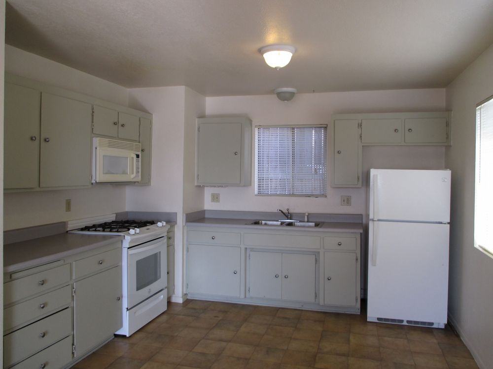 243 N 7th St - Photo 3 of 6