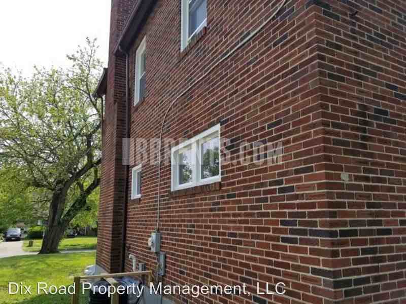 1361 Kumler Ave - Photo 2 of 12