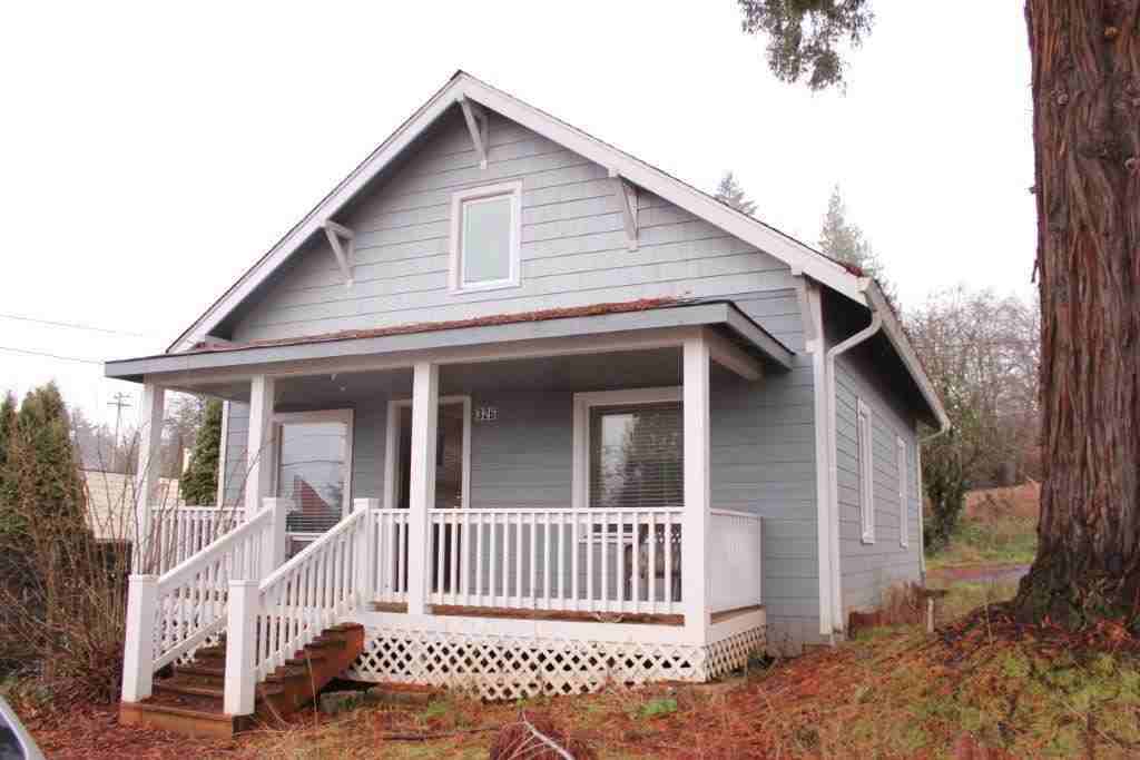 326 Pearl St - Photo 3 of 17