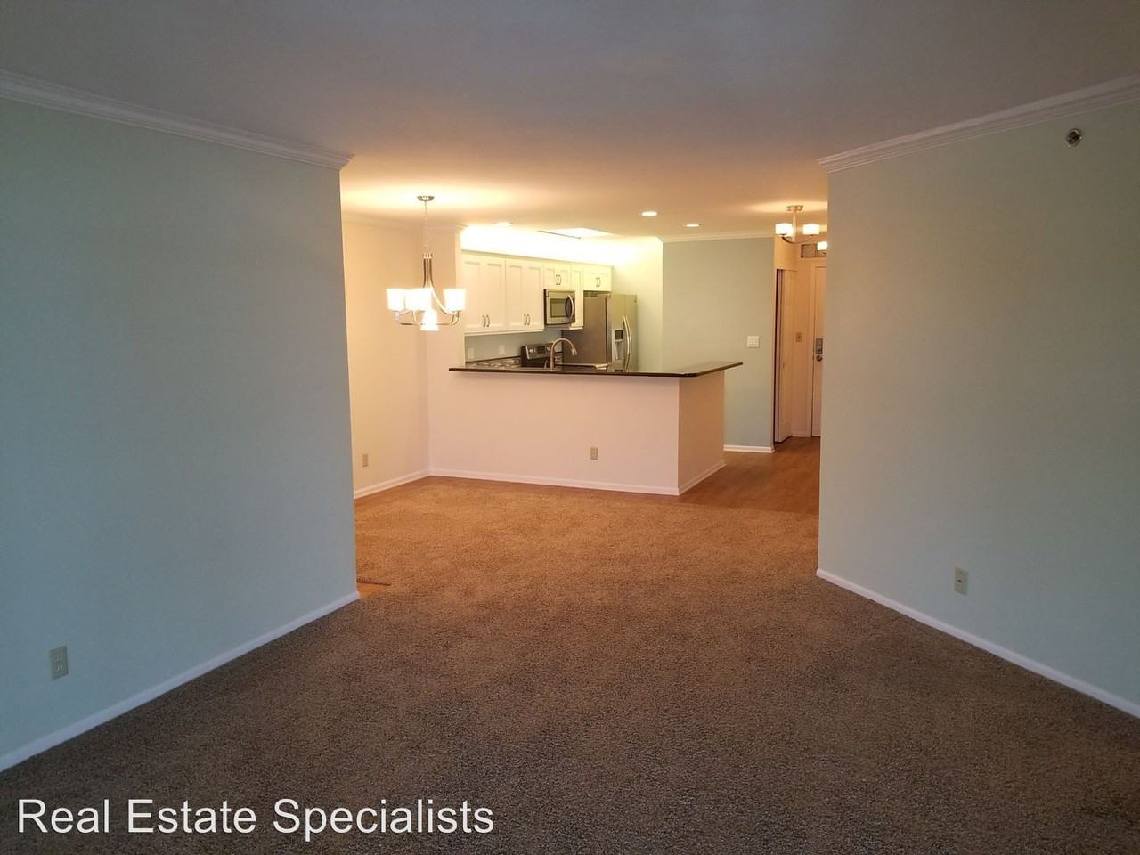 130 W Wisconsin Ave #23 - Photo 3 of 11
