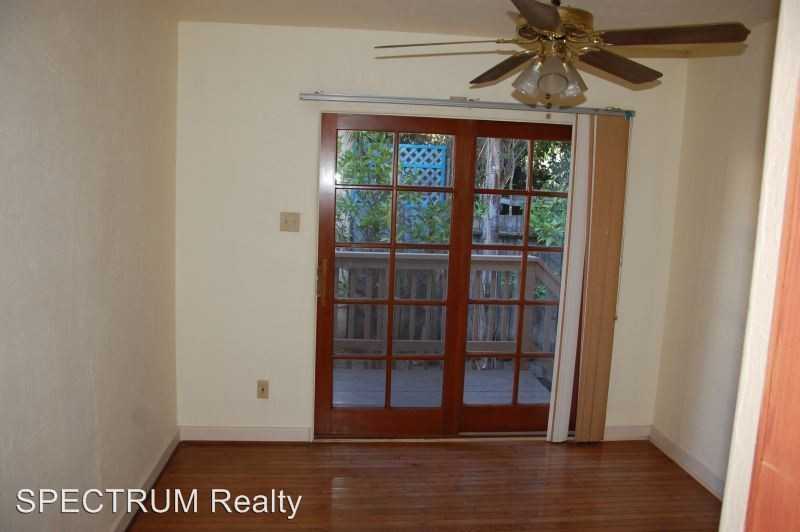 811 Alberta Ave - Photo 3 of 12