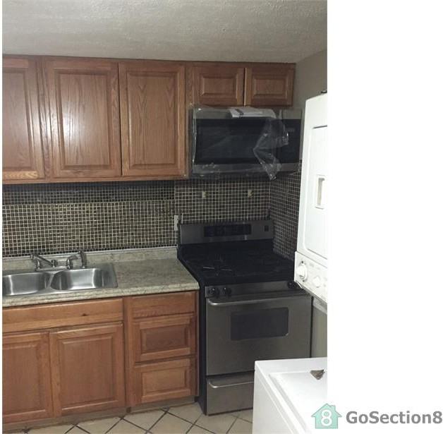 1121 Haverhill Rd - Photo 3 of 10