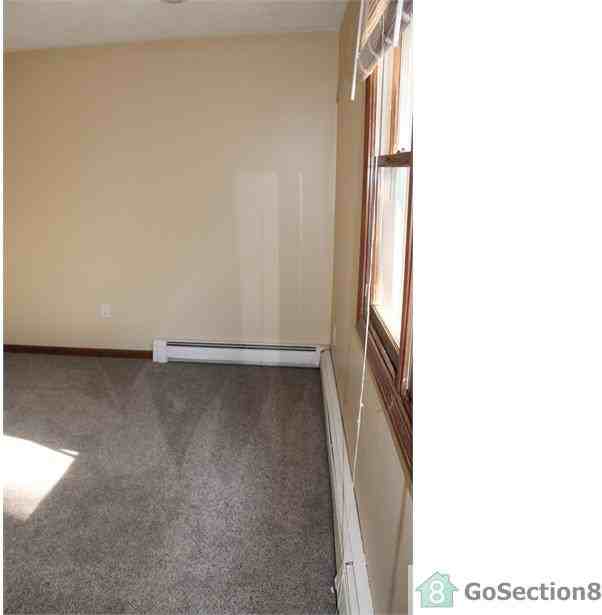 85 Winter St - Photo 2 of 4