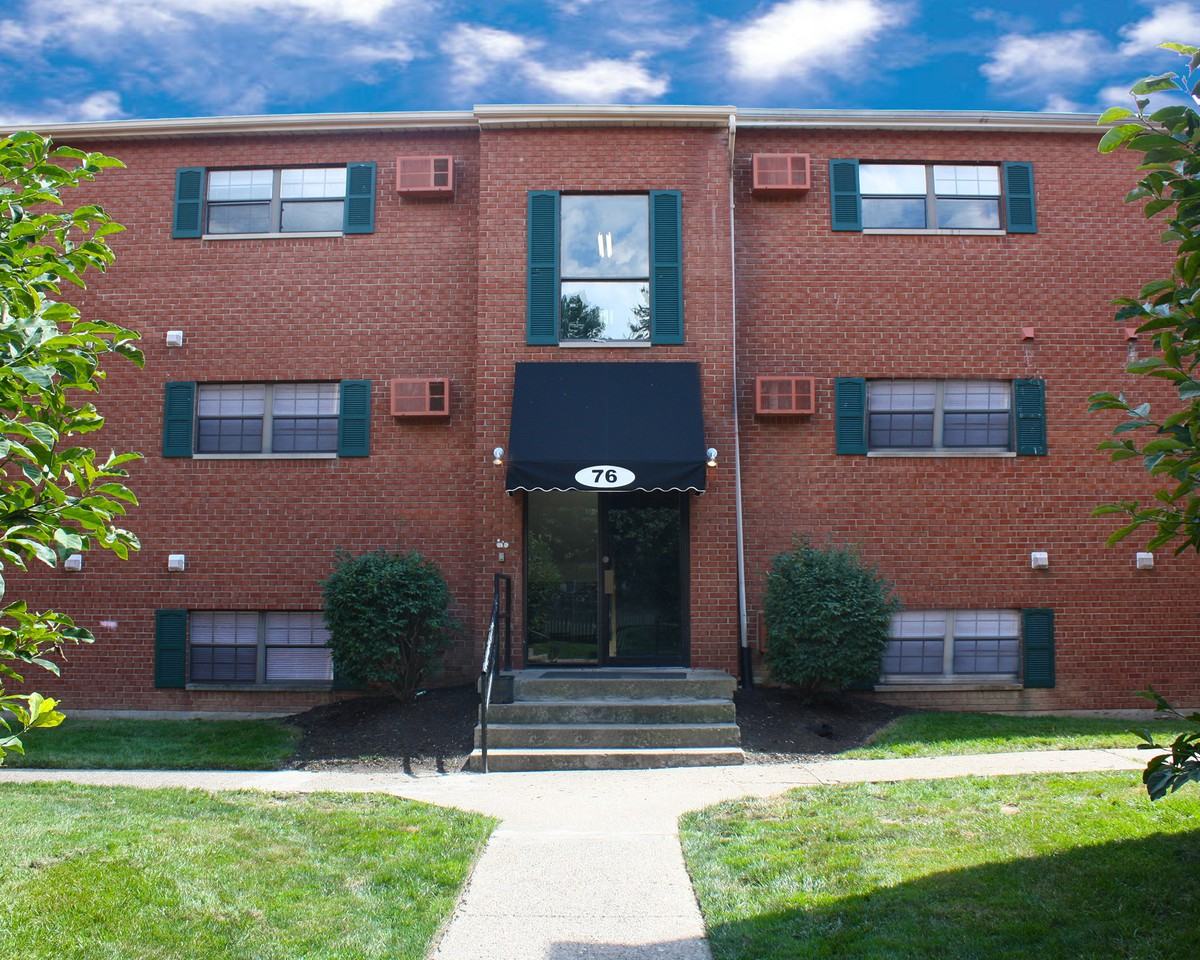 Crown Station - Photo 3 of 40