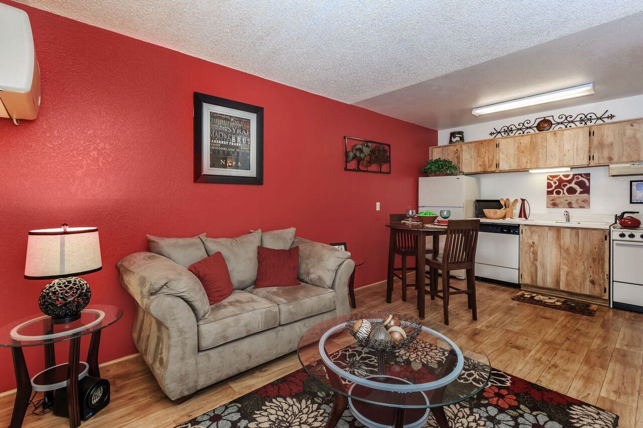 Standard Raintree - Photo 3 of 50