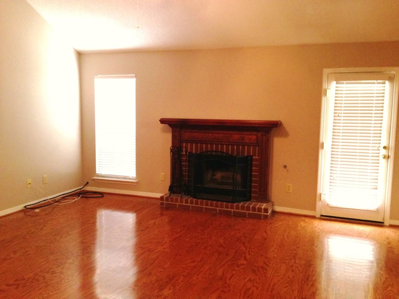 2258 Woodlea Ct S - Photo 2 of 10