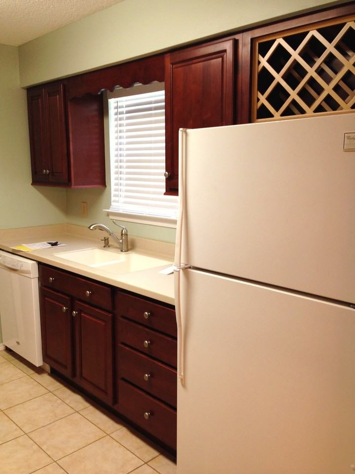 2258 Woodlea Ct S - Photo 3 of 10